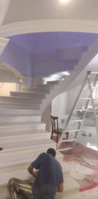 تركيب رخام الدرج – فيلا فاخرة