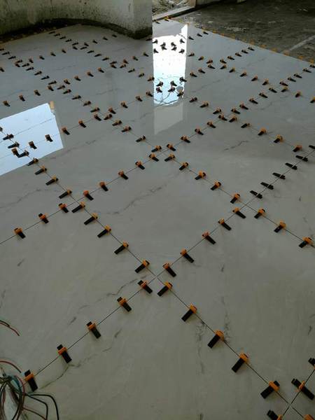 تركيب بلاط بالمشابك الدقيقة