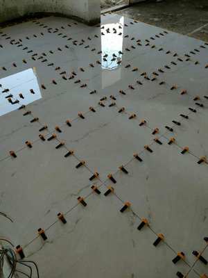 تركيب البلاط بالمشابك